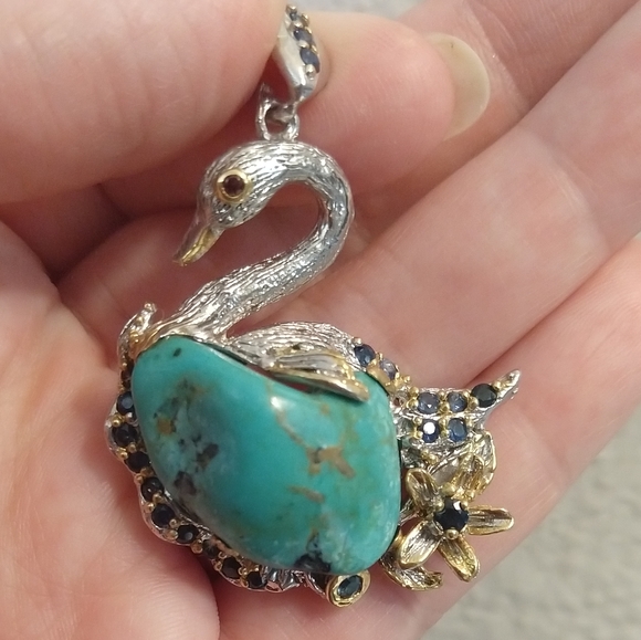 Jewelry - Wonderful genuine Arizona turquoise pendant
